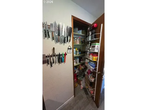 192 Reston Avenue Winston OR 97496