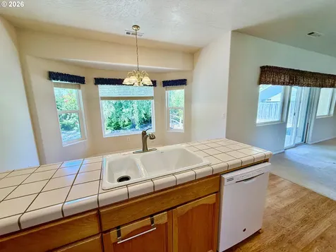 866 Jodee Lane Brookings OR 97415