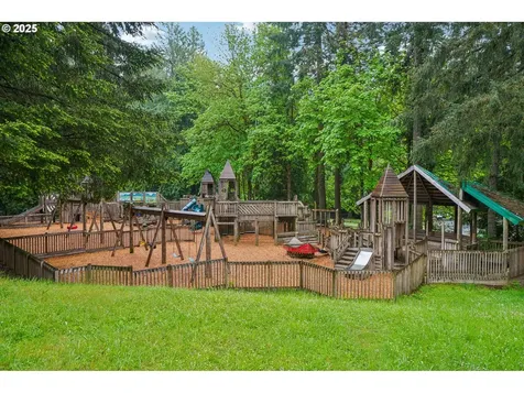 18225 Van Fleet Avenue Sandy OR 97055