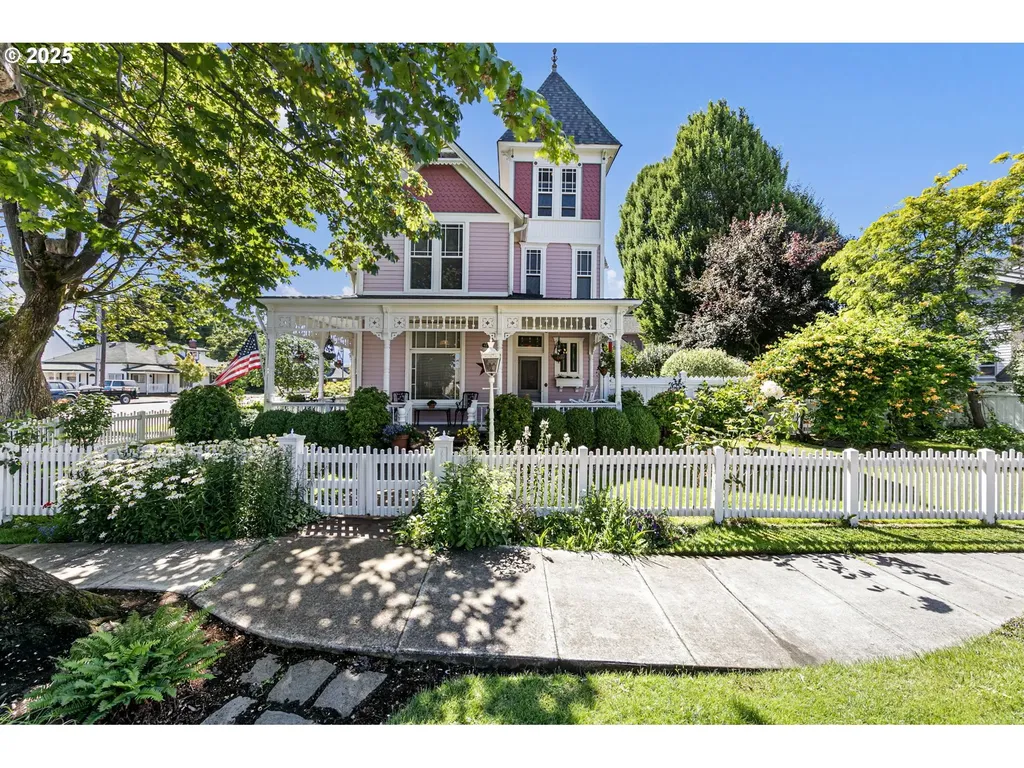 617 Juniper Street Junction City OR 97448