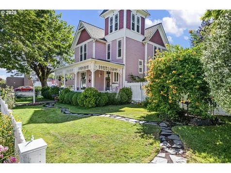 617 Juniper Street Junction City OR 97448