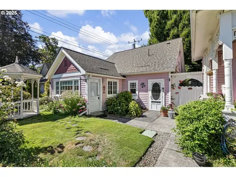 617 Juniper Street Junction City OR 97448