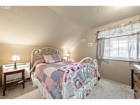 617 Juniper Street Junction City OR 97448
