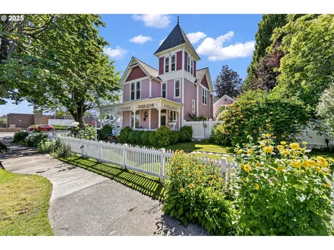 617 Juniper Street Junction City OR 97448