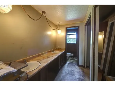 35343 Searls Lane Astoria OR 97103