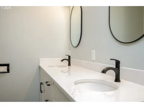 3537 SE 128th Avenue Portland OR 97236