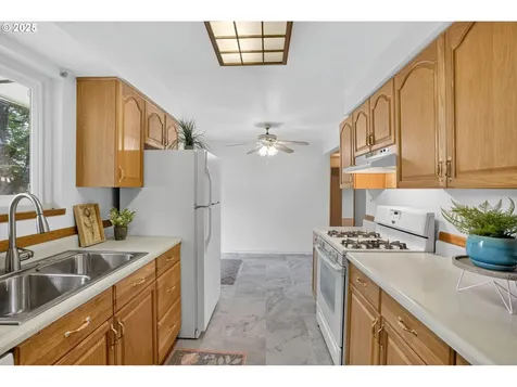 1131 SE 168th Avenue Portland OR 97233