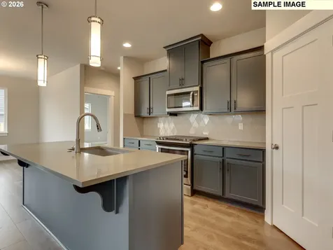 2016 E Badger Way La Center WA 98629