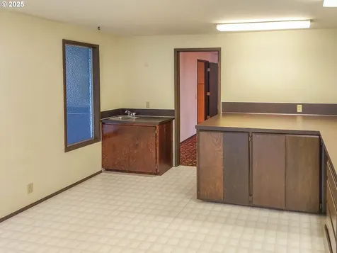 210 Cherokee Avenue Roseburg OR 97471