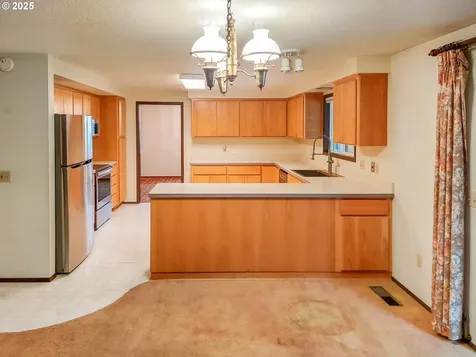 210 Cherokee Avenue Roseburg OR 97471