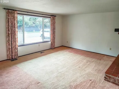 210 Cherokee Avenue Roseburg OR 97471
