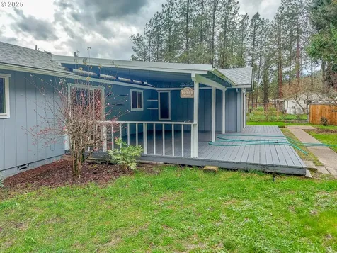 210 Cherokee Avenue Roseburg OR 97471
