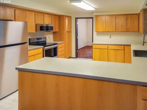 210 Cherokee Avenue Roseburg OR 97471