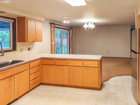 210 Cherokee Avenue Roseburg OR 97471
