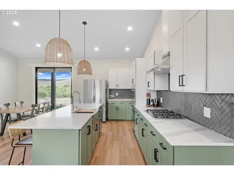 279 Stewart Drive Kelso WA 98626