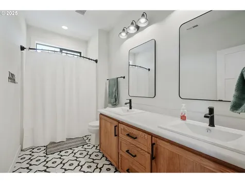 279 Stewart Drive Kelso WA 98626