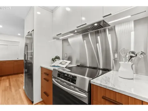 11313 SW 33rd Avenue Portland OR 97219