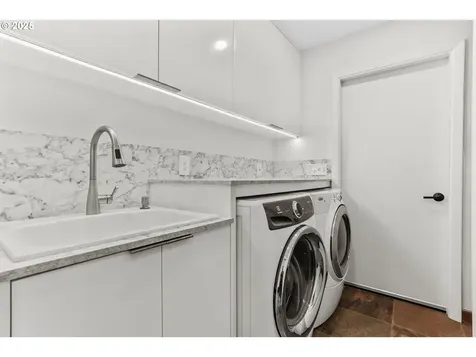 11313 SW 33rd Avenue Portland OR 97219