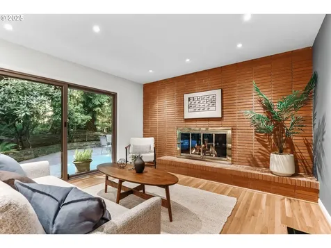 11313 SW 33rd Avenue Portland OR 97219