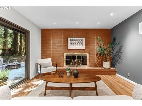 11313 SW 33rd Avenue Portland OR 97219