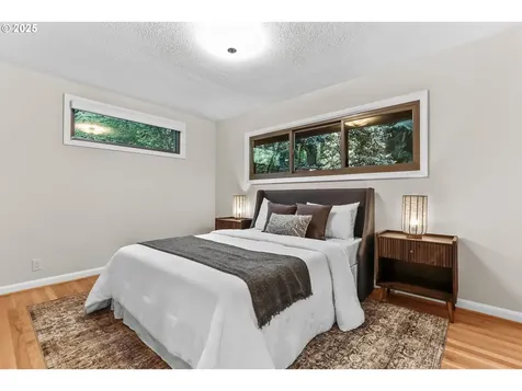 11313 SW 33rd Avenue Portland OR 97219