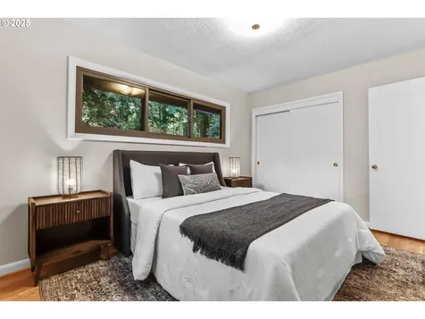 11313 SW 33rd Avenue Portland OR 97219