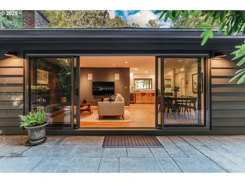 11313 SW 33rd Avenue Portland OR 97219