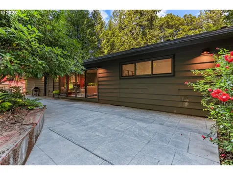 11313 SW 33rd Avenue Portland OR 97219