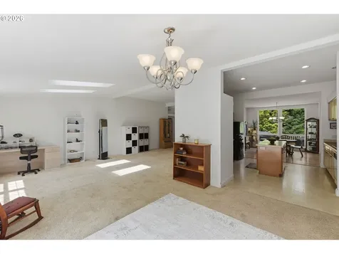 61513 Richmond Way Coos Bay OR 97420