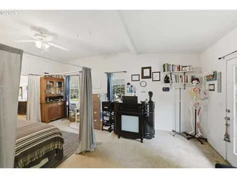 61513 Richmond Way Coos Bay OR 97420