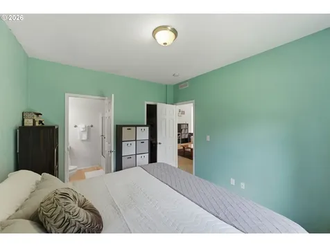 61513 Richmond Way Coos Bay OR 97420