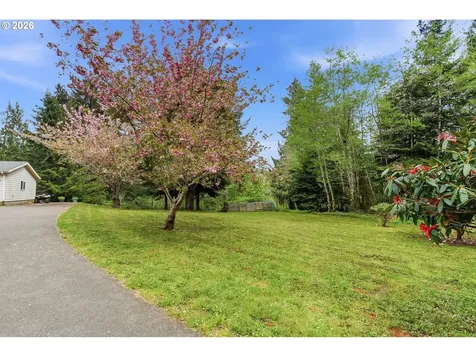 61513 Richmond Way Coos Bay OR 97420