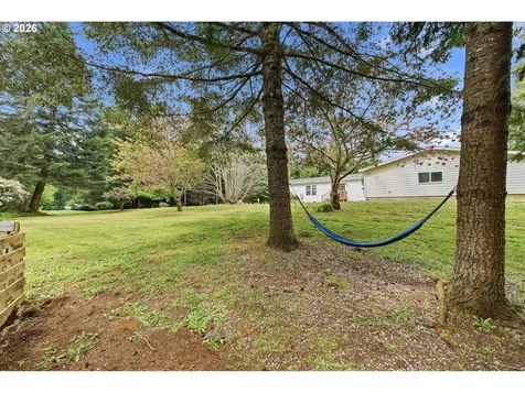 61513 Richmond Way Coos Bay OR 97420