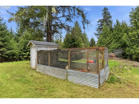 61513 Richmond Way Coos Bay OR 97420