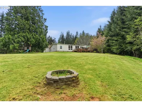 61513 Richmond Way Coos Bay OR 97420