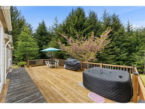 61513 Richmond Way Coos Bay OR 97420