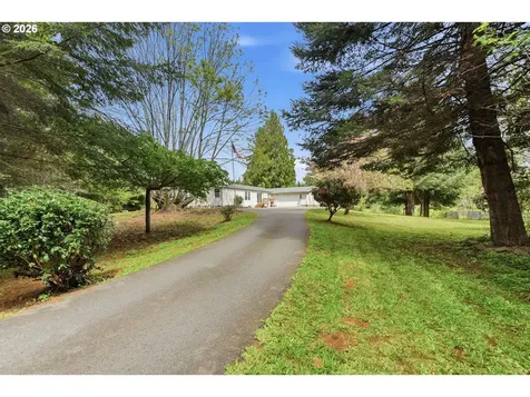 61513 Richmond Way Coos Bay OR 97420