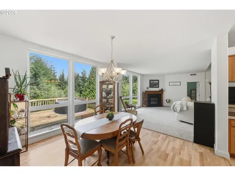 61513 Richmond Way Coos Bay OR 97420