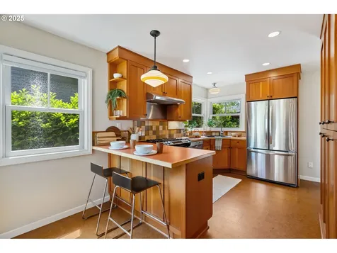 6905 N Fenwick Avenue Portland OR 97217