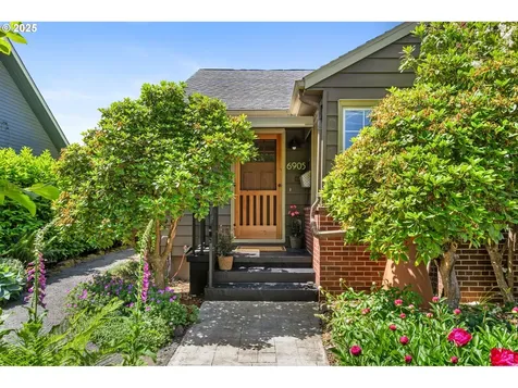 6905 N Fenwick Avenue Portland OR 97217