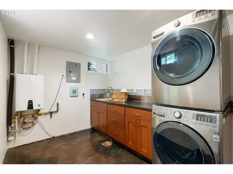 6905 N Fenwick Avenue Portland OR 97217