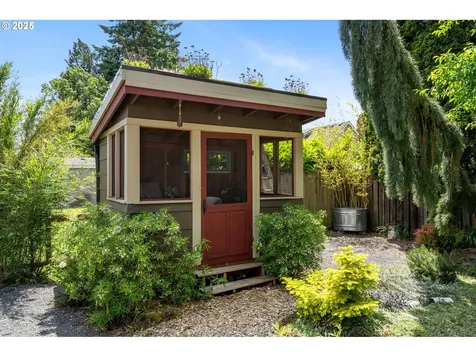 6905 N Fenwick Avenue Portland OR 97217