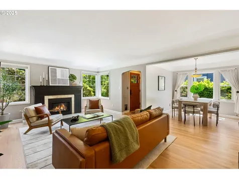 6905 N Fenwick Avenue Portland OR 97217
