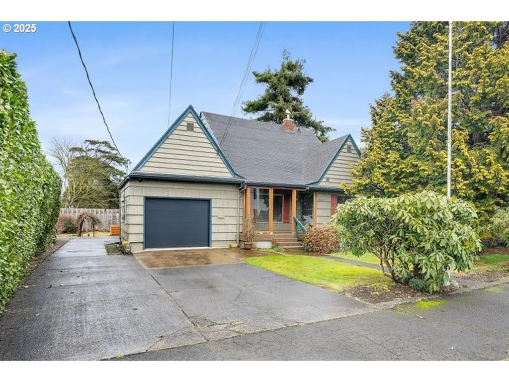 2510 4th Street Tillamook OR 97141