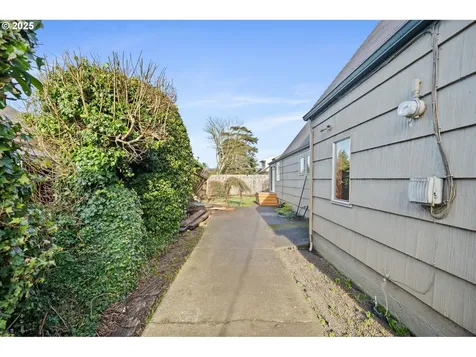 2510 4th Street Tillamook OR 97141