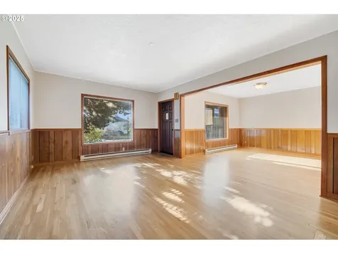 2510 4th Street Tillamook OR 97141