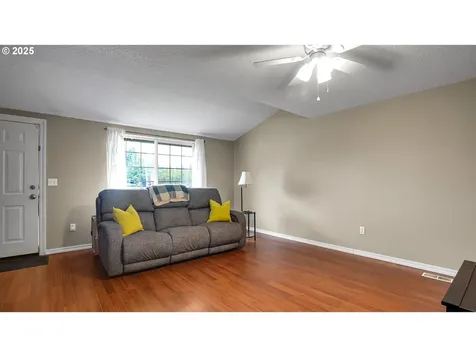 33410 SW Meadowbrook Drive Scappoose OR 97056