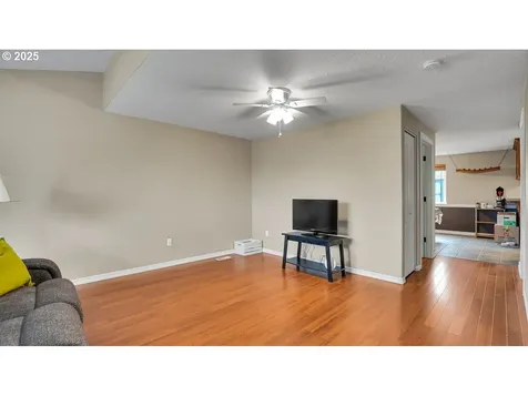 33410 SW Meadowbrook Drive Scappoose OR 97056