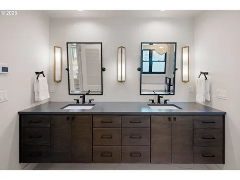 2105 Fairmount Boulevard Eugene OR 97403