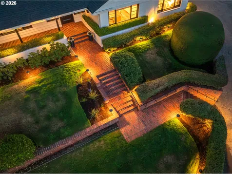 2105 Fairmount Boulevard Eugene OR 97403